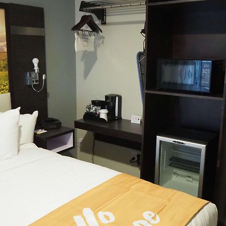 Days Inn By Wyndham Galt - Elk Grove South Ngoại thất bức ảnh