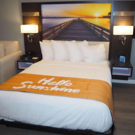 Days Inn By Wyndham Galt - Elk Grove South Ngoại thất bức ảnh