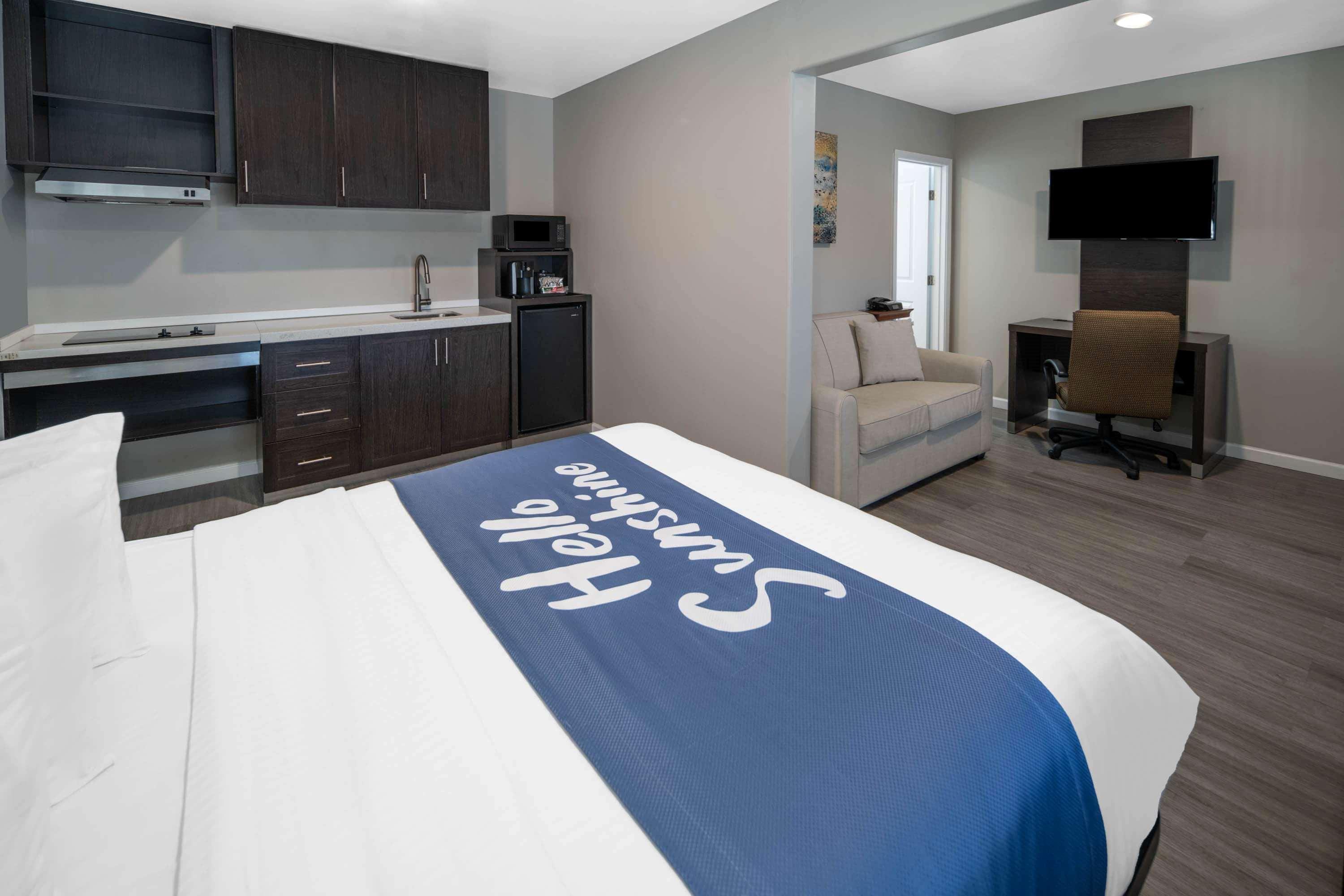 Days Inn By Wyndham Galt - Elk Grove South Ngoại thất bức ảnh