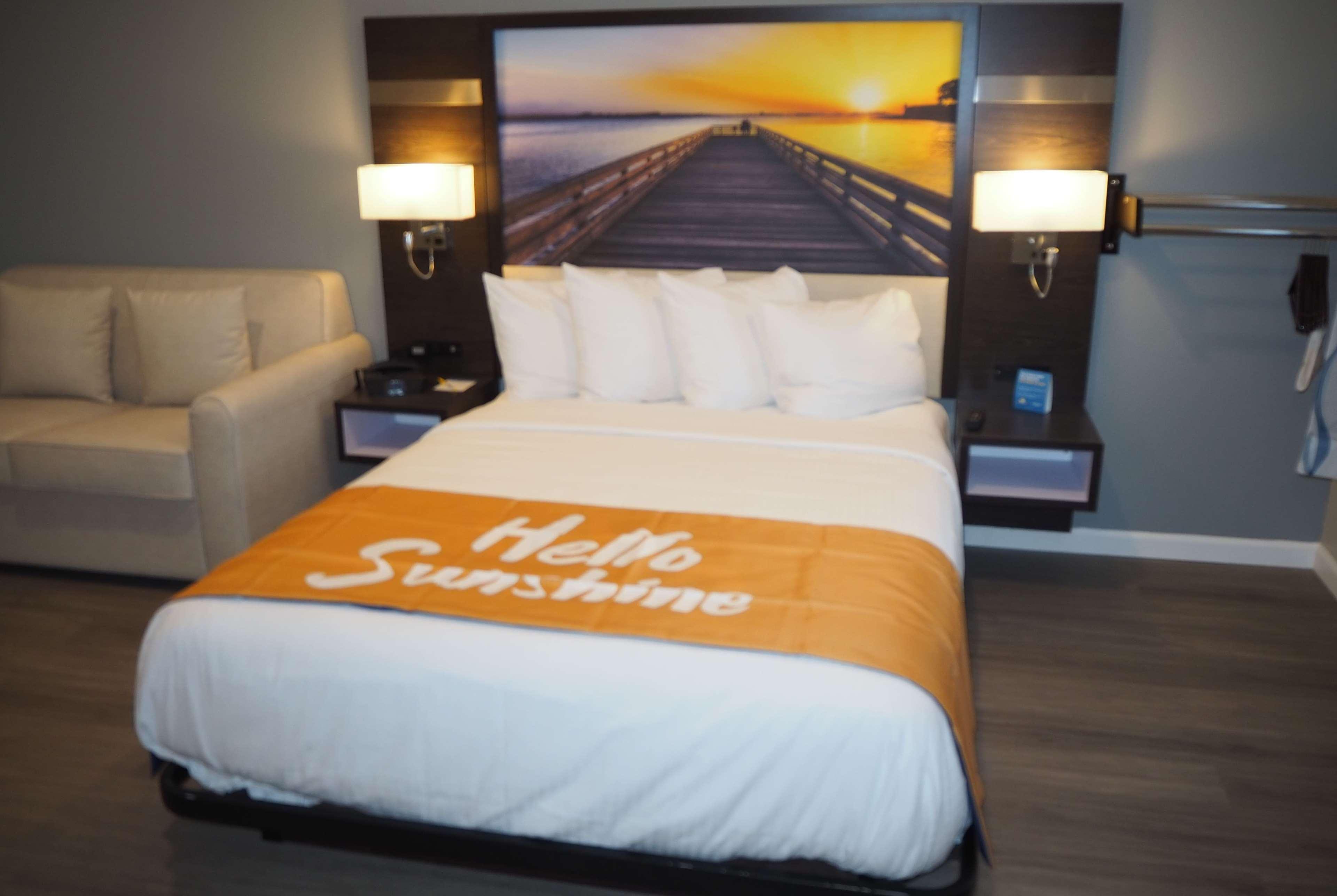 Days Inn By Wyndham Galt - Elk Grove South Ngoại thất bức ảnh