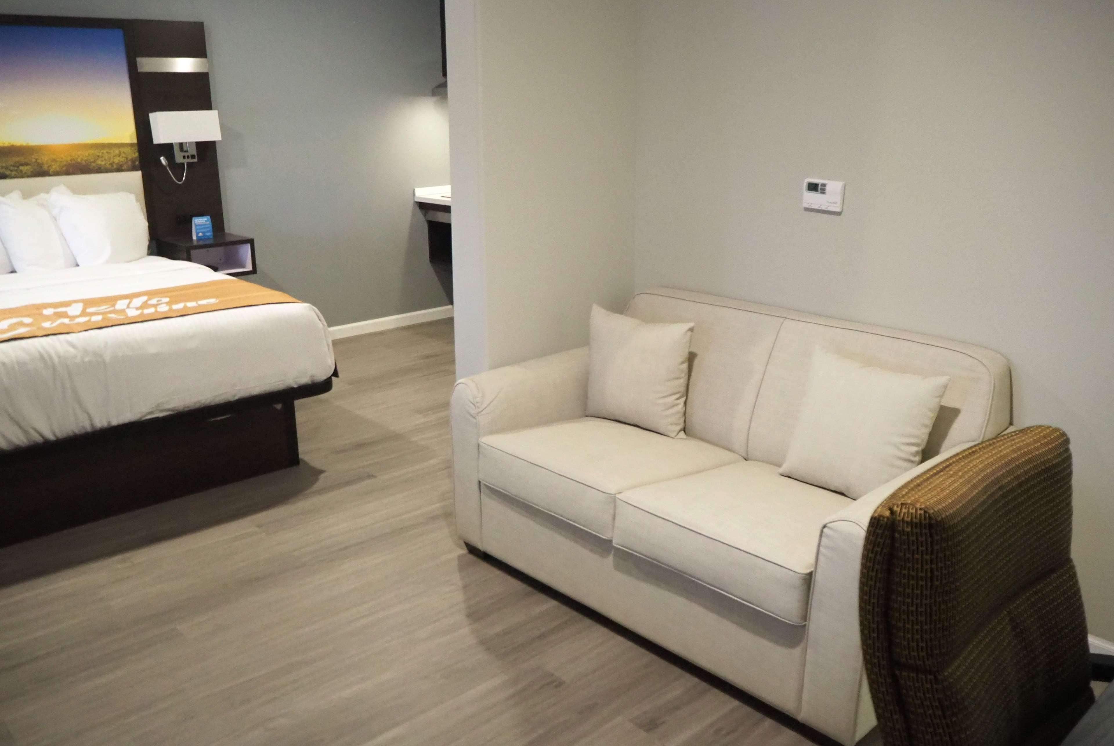 Days Inn By Wyndham Galt - Elk Grove South Ngoại thất bức ảnh