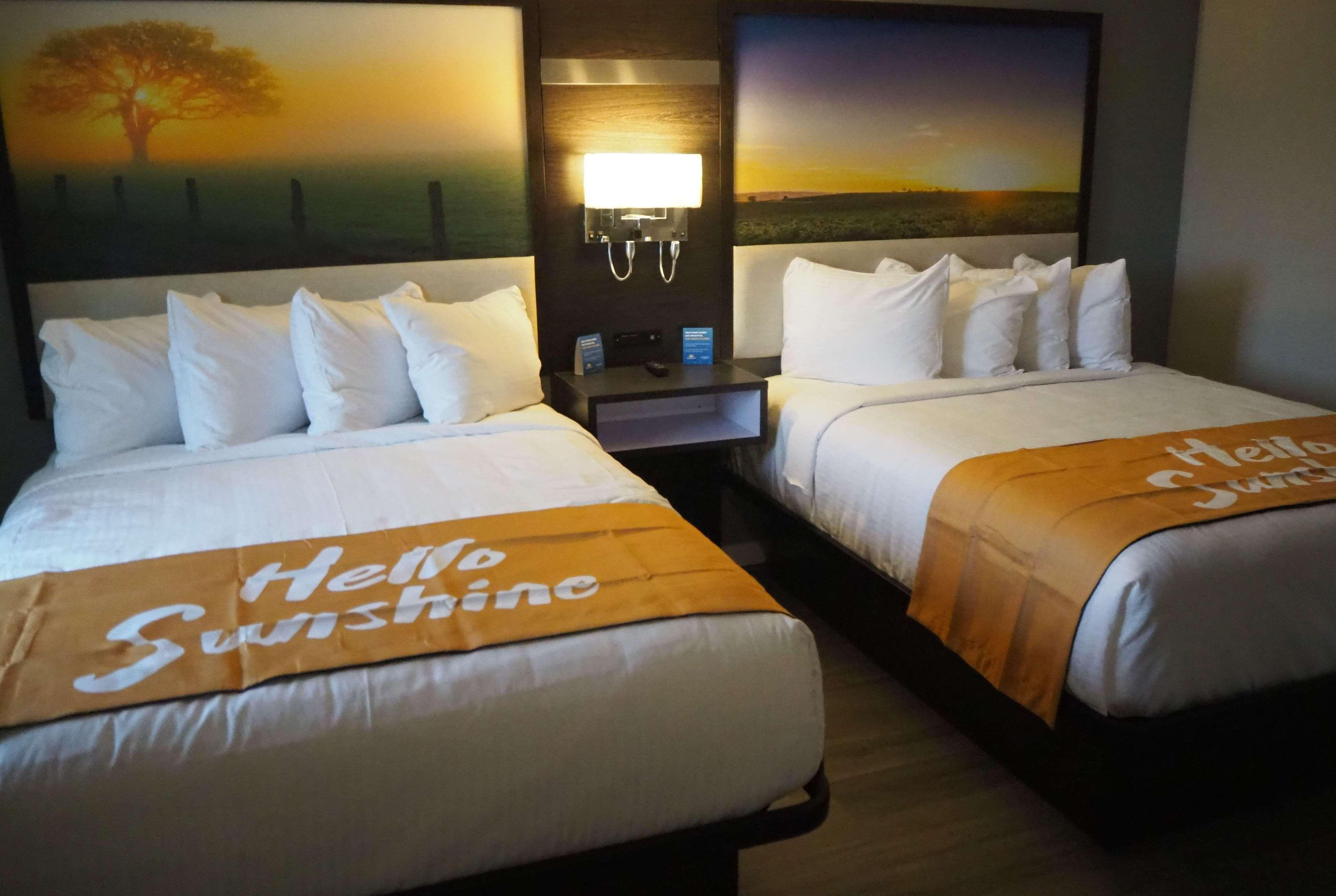 Days Inn By Wyndham Galt - Elk Grove South Ngoại thất bức ảnh