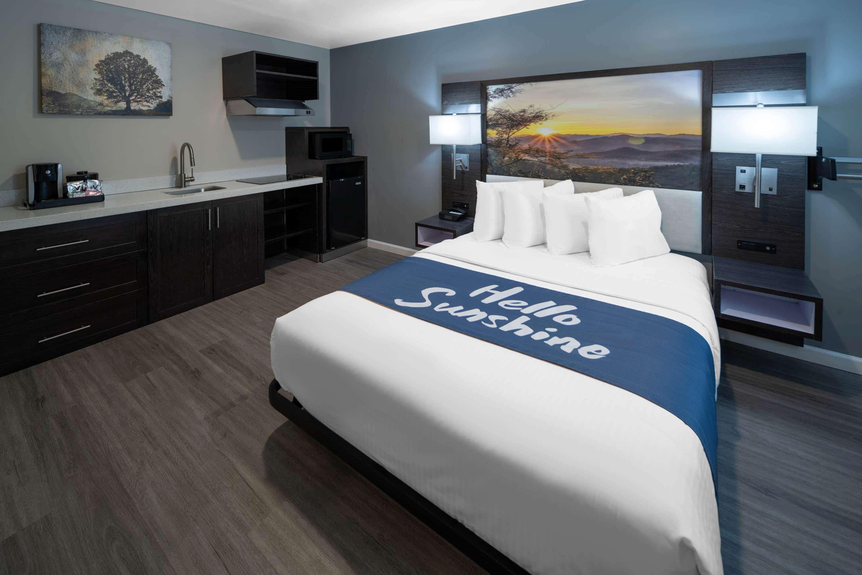 Days Inn By Wyndham Galt - Elk Grove South Ngoại thất bức ảnh